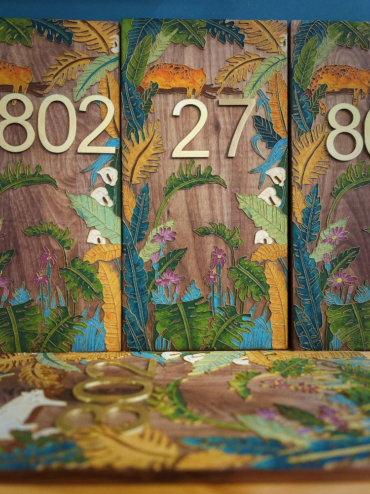 Lucky Custom Cloisonné Enamel House Number Plate – Tropical Jungle Design for a Unique Home Entrance